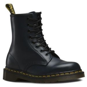 BRAND NEW Doc Martens navy boot, size 10.